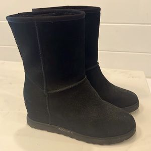 *** UGG wedge boots****
